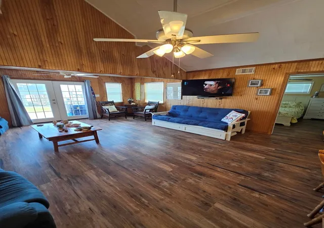 3rd image of 407 Sea Shell Dr, Freeport, TX 77541 | MLS# 12497587