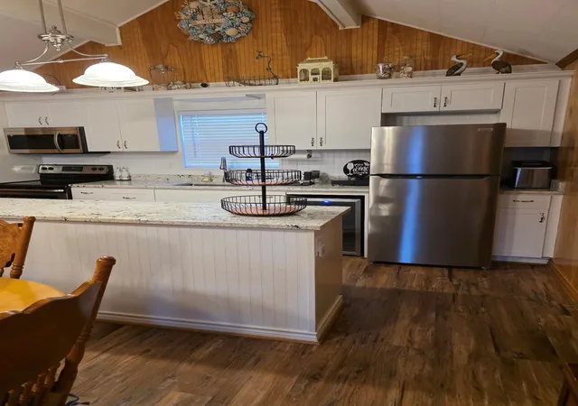5th image of 407 Sea Shell Dr, Freeport, TX 77541 | MLS# 12497587