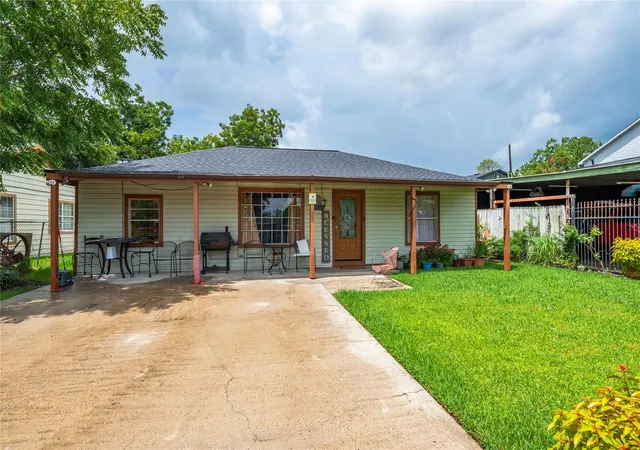 3rd image of 4937 Bataan Rd, Houston, TX 77033 | MLS# 5115818