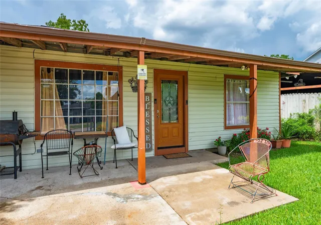 5th image of 4937 Bataan Rd, Houston, TX 77033 | MLS# 5115818