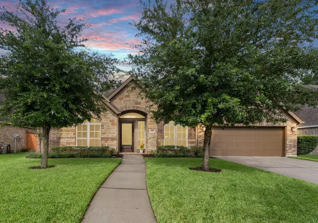 Photo 3 of Sale Pending at 18828 Collins View Dr, New Caney, TX 77357 | MLS# 59407571 | Listing updated on 2026-09-18