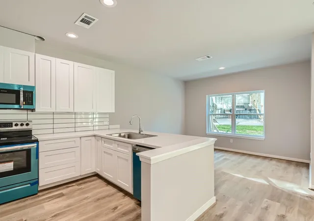 Photo 4 of Townhouse for sale at 12565 Melville Dr #312, Montgomery, TX 77356 | MLS# 93374606 | Listing updated on 2026-08-27