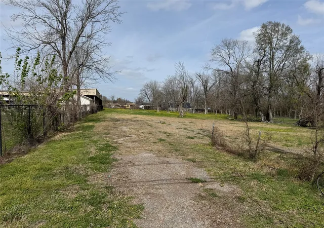Photo 2 of Sale Pending at 2523 Lone Oak Rd, Houston, TX 77093 | MLS# 84931007 | Listing updated on 2026-09-12