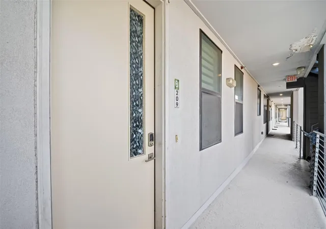 3rd image of 2401 Crawford St #B209, Houston, TX 77004 | MLS# 86822005