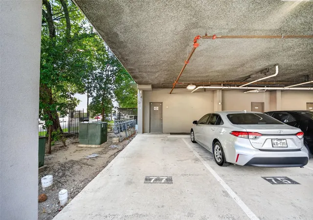 2nd image of 2401 Crawford St, Houston, TX 77004