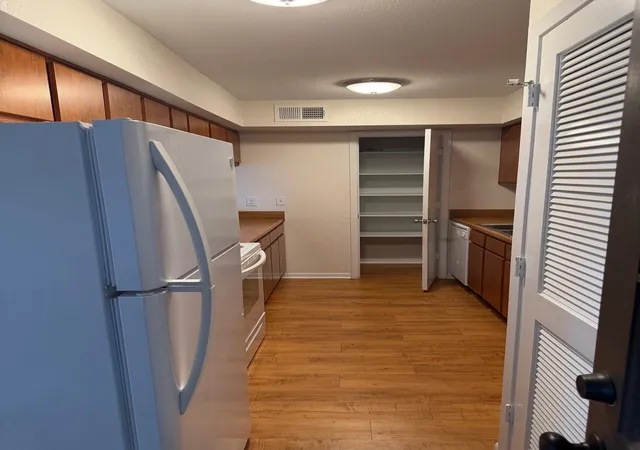 4th image of 4060 Belle Park Dr #4060, Houston, TX 77072 | MLS# 36104085