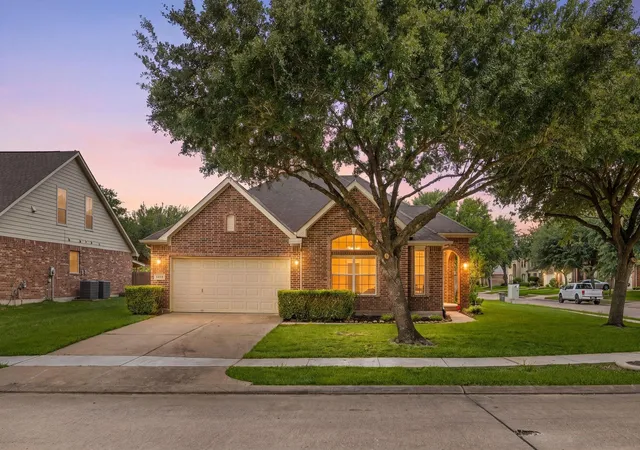 Homes for sale in Sugar Land, TX | 13935 Charterhouse Way, Sugar Land, TX 77498 | MLS# 91797591