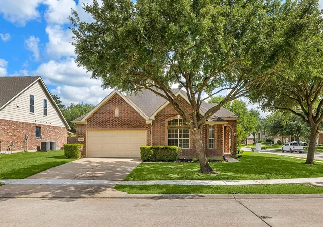 Homes for sale in Sugar Land, TX | 13935 Charterhouse Way, Sugar Land, TX 77498 | MLS# 91797591