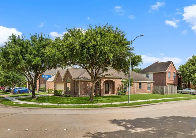 Homes for sale in Sugar Land, TX | 13935 Charterhouse Way, Sugar Land, TX 77498 | MLS# 91797591