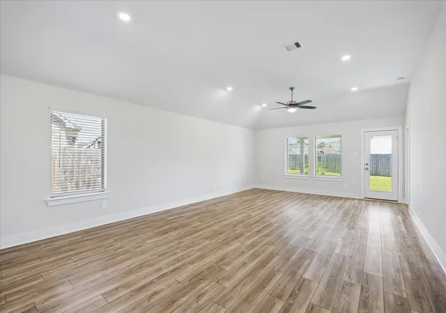 Photo 2 of Single family home for sale at 9830 N Goshawk Trl, Conroe, TX 77385 | MLS# 95470974 | Listing updated on 2026-08-31