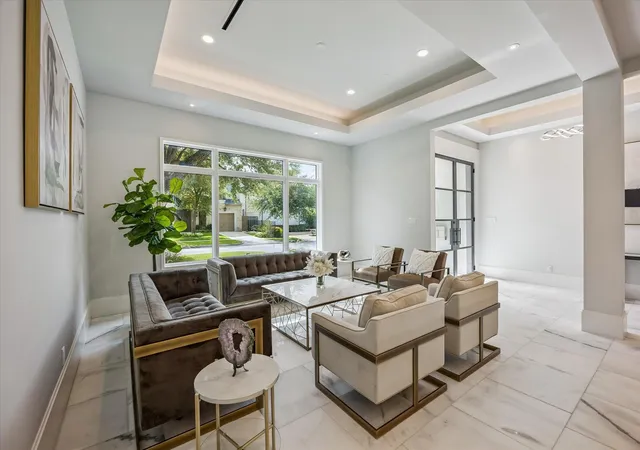 Photo 3 of Sale Pending at 3307 Sackett St, Houston, TX 77098 | MLS# 5000568 | Listing updated on 2026-09-06