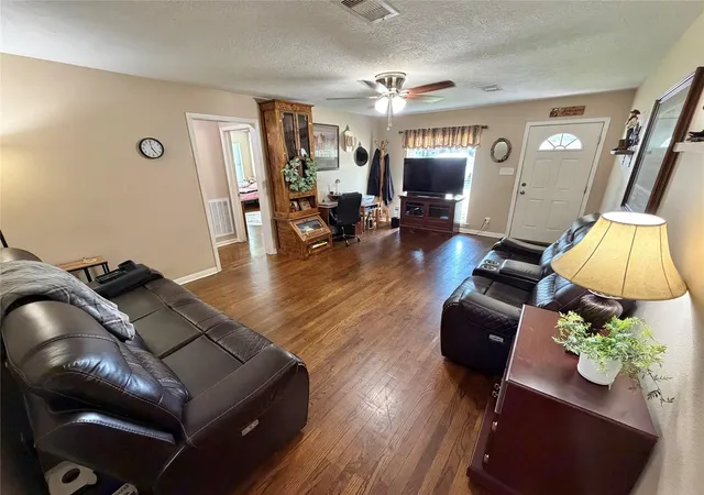 2nd image of 5403 3rd St, Danbury, TX 77534 | MLS# 26381060