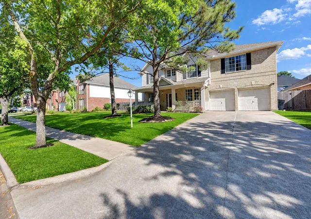 Photo 2 of Single family home for sale at 10906 Trl Ridge Dr, Houston, TX 77064 | MLS# 90086023 | Listing updated on 2026-08-15