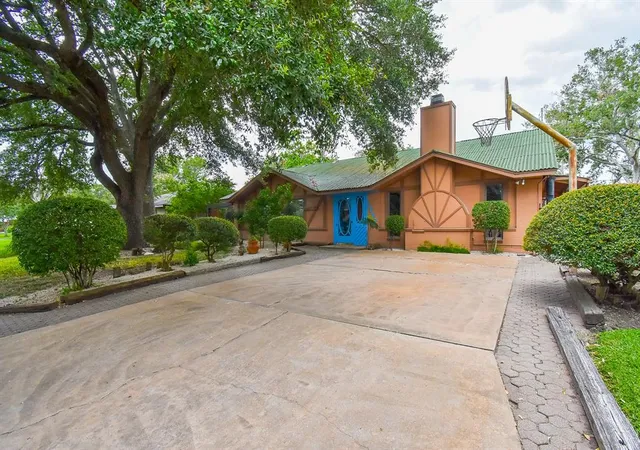 1st image of 3107 Myatt Ln, El Campo, TX 77437 | MLS# 83598854