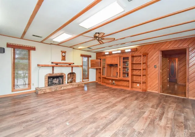 5th image of 3107 Myatt Ln, El Campo, TX 77437 | MLS# 83598854