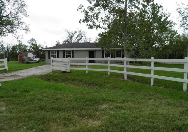 1st image of 12617 Sunset Cir, Santa Fe, TX 77510 | MLS# 20773688