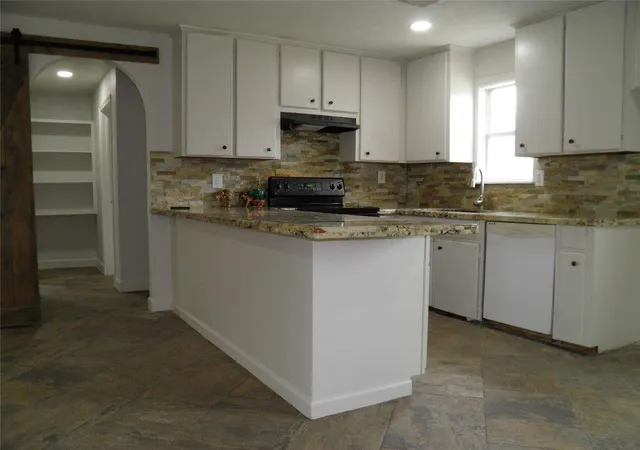 Photo 4 of Single family home for sale at 12617 Sunset Cir, Santa Fe, TX 77510 | MLS# 20773688 | Listing updated on 2026-09-15