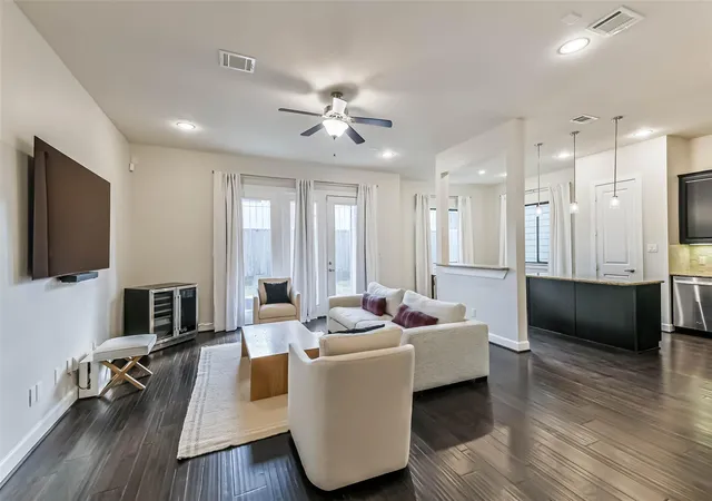 4th image of 9409 Blalock Tree Ct, Houston, TX 77080 | MLS# 32751438