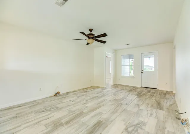 Photo 3 of Single family home for sale at 5061 Hauna Ln, Dickinson, TX 77539 | MLS# 68228598 | Listing updated on 2026-09-03