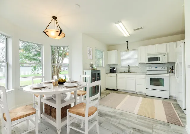 Photo 4 of Single family home for sale at 5061 Hauna Ln, Dickinson, TX 77539 | MLS# 68228598 | Listing updated on 2026-09-03