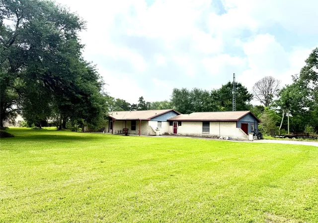 2nd image of 8415 Schiro Rd, Hitchcock, TX 77563 | MLS# 68614504