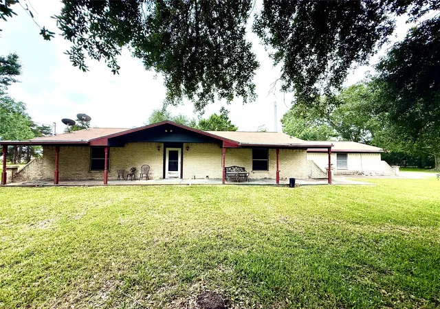 4th image of 8415 Schiro Rd, Hitchcock, TX 77563 | MLS# 68614504