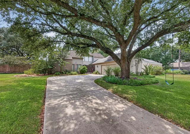 Photo 1 of Single family home for sale at 11835 Cedar Pass Dr, Houston, TX 77077 | MLS# 15490630 | Listing updated on 2026-09-02
