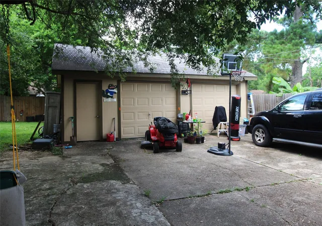 3rd image of 4705 30Th St E, Dickinson, TX 77539 | MLS# 66972187