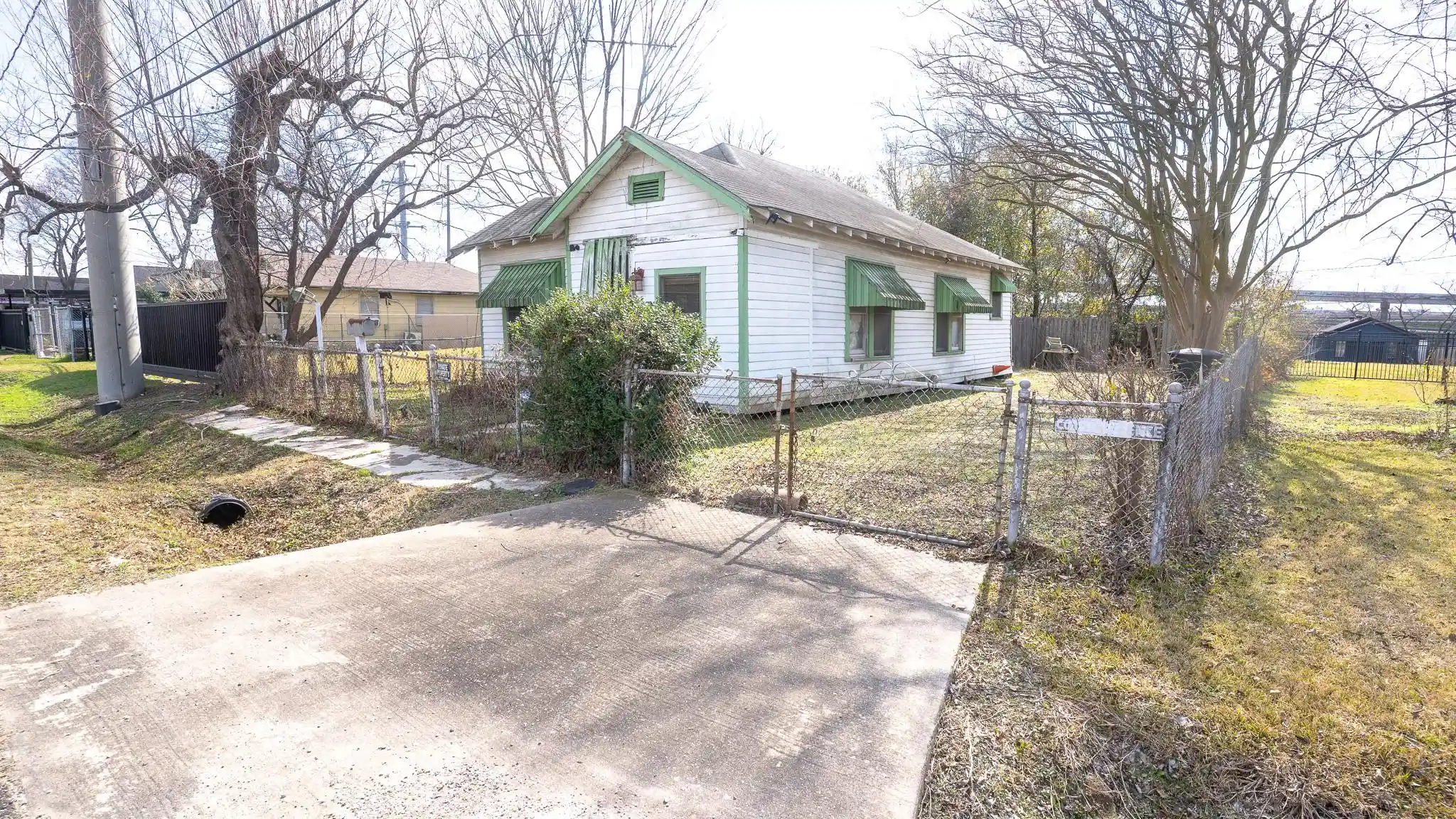 8808 Leander St, Houston, TX 77012 | MLS# 16900178 | Houzeo