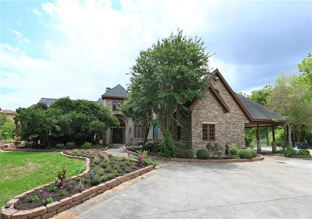 5th image of 326 W Alkire Lake Dr, Sugar Land, TX 77478 | MLS# 90550539