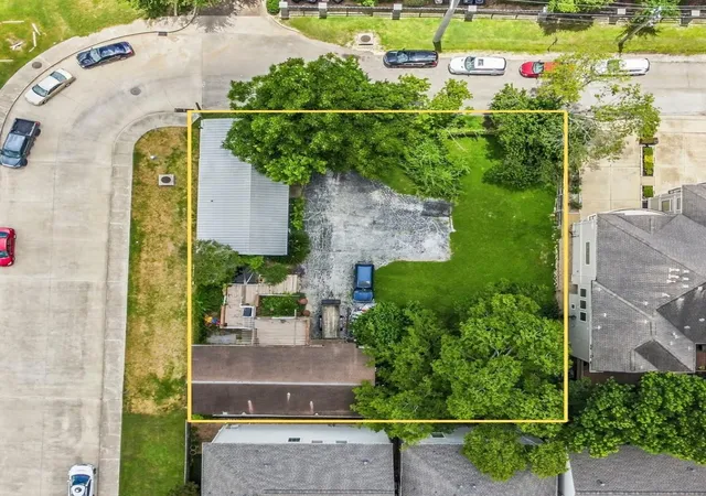 Photo 3 of Land for sale at 4018 Dickson St, Houston, TX 77007 | MLS# 86716220 | Listing updated on 2026-09-01