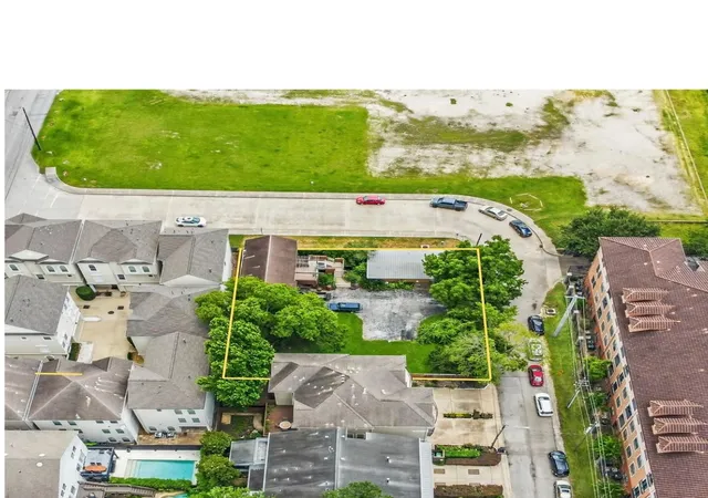 Photo 3 of Land for sale at 4018 Dickson St, Houston, TX 77007 | MLS# 86716220 | Listing updated on 2026-09-01
