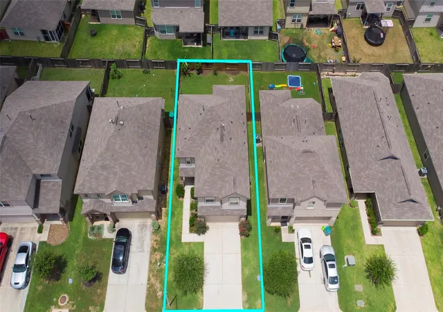 Photo 3 of Single family home for sale at 13525 Brooklyn Mead Ln, Willis, TX 77378 | MLS# 40285205 | Listing updated on 2026-08-28