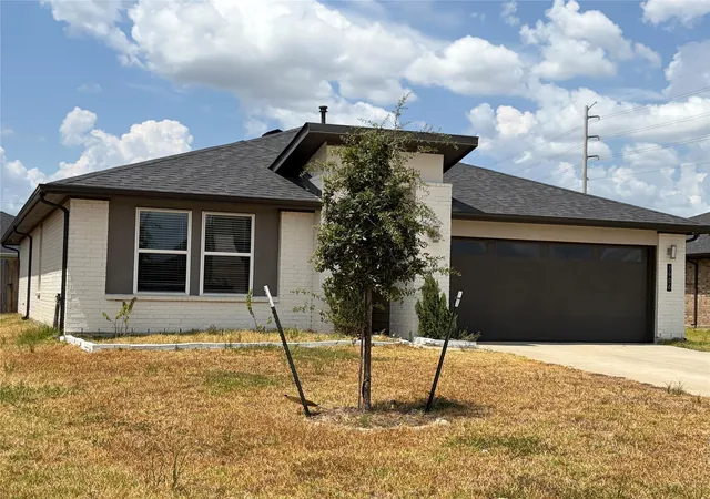 Photo 2 of Single family home for sale at 3906 Itzle Island Ct, Fulshear, TX 77441 | MLS# 76111785 | Listing updated on 2026-08-30
