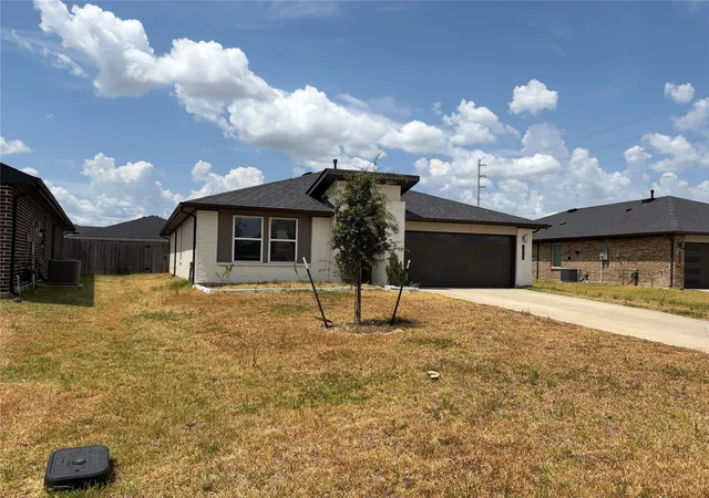 Photo 3 of Single family home for sale at 3906 Itzle Island Ct, Fulshear, TX 77441 | MLS# 76111785 | Listing updated on 2026-08-30
