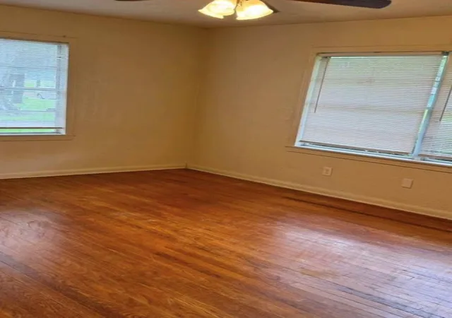 3rd image of 1413 Brazos Ave, La Marque, TX 77568 | MLS# 83599335