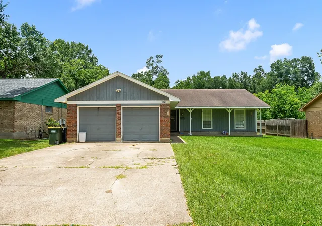 Photo 1 of Sale Pending at 1721 Crest Hl Dr, Conroe, TX 77301 | MLS# 37367741 | Listing updated on 2026-08-28