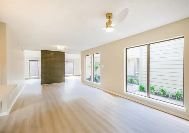 5th image of 10727 Villa Lea Ln, Houston, TX 77071 | MLS# 35957247