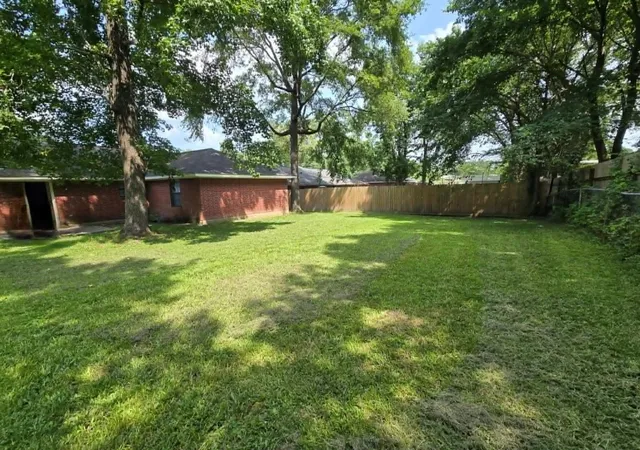 Photo 2 of Single family home for sale at 105 Laurie Ln, Willis, TX 77378 | MLS# 14922707 | Listing updated on 2026-08-18