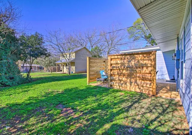 3rd image of 811 W Schubert St, Fredericksburg, TX 78624 | MLS# 17342865