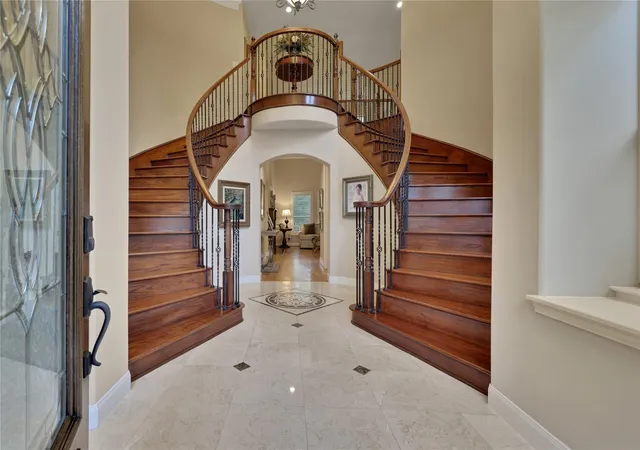 2nd image of 2814 S Cotswold Manor Dr, Kingwood, TX 77339 | MLS# 30728091