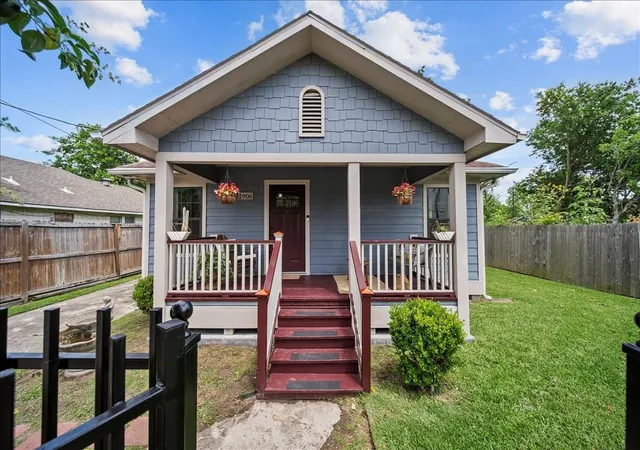 Homes for sale in Houston, TX | 1906 Chew St, Houston, TX 77020 | MLS# 26202553