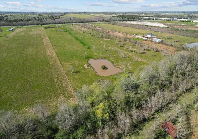 10th image of 3377 W Hwy 90, Dayton, TX 77535 | MLS# 89783571