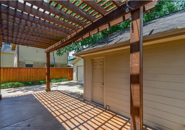 Photo 2 of Single family home for sale at 6831 Holw Hearth Dr, Houston, TX 77084 | MLS# 19031618 | Listing updated on 2026-05-21