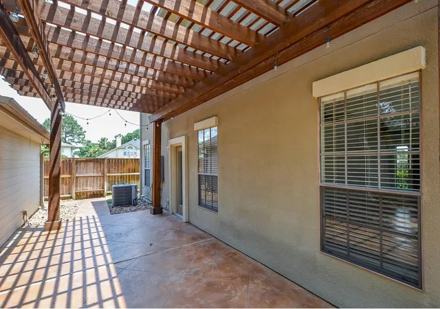 Photo 3 of Single family home for sale at 6831 Holw Hearth Dr, Houston, TX 77084 | MLS# 19031618 | Listing updated on 2026-05-21