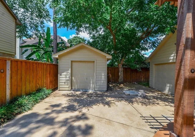 Photo 3 of Single family home for sale at 6831 Holw Hearth Dr, Houston, TX 77084 | MLS# 19031618 | Listing updated on 2026-05-21