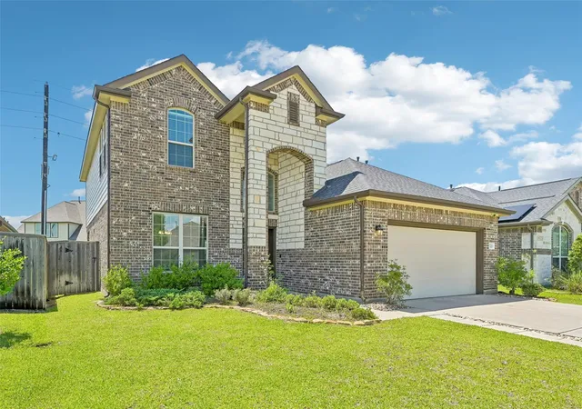 Photo 2 of Single family home for sale at 17223 Bainham Forest Trl, Hockley, TX 77447 | MLS# 34373575 | Listing updated on 2026-10-20