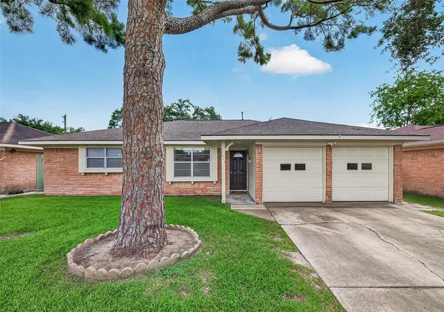 Photo 1 of Single family home for sale at 7415 Troulon Dr, Houston, TX 77074 | MLS# 29391786 | Listing updated on 2026-08-24