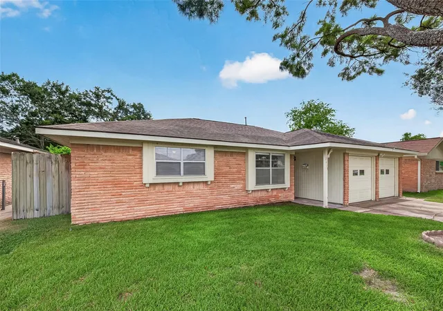 Photo 4 of Single family home for sale at 7415 Troulon Dr, Houston, TX 77074 | MLS# 29391786 | Listing updated on 2026-08-24
