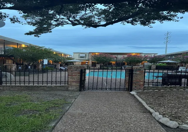 Photo 2 of Condo for sale at 3131 Southwest Fwy #B17, Houston, TX 77098 | MLS# 79475935 | Listing updated on 2026-09-01